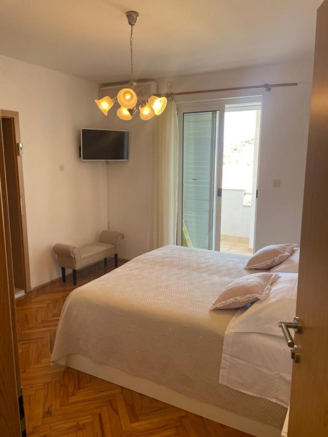 Apartmani Isabella - Ilda Radonic Jelsa  Exterior foto