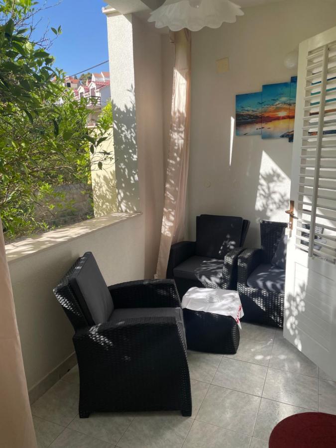 Apartmani Isabella - Ilda Radonic Jelsa  Exterior foto