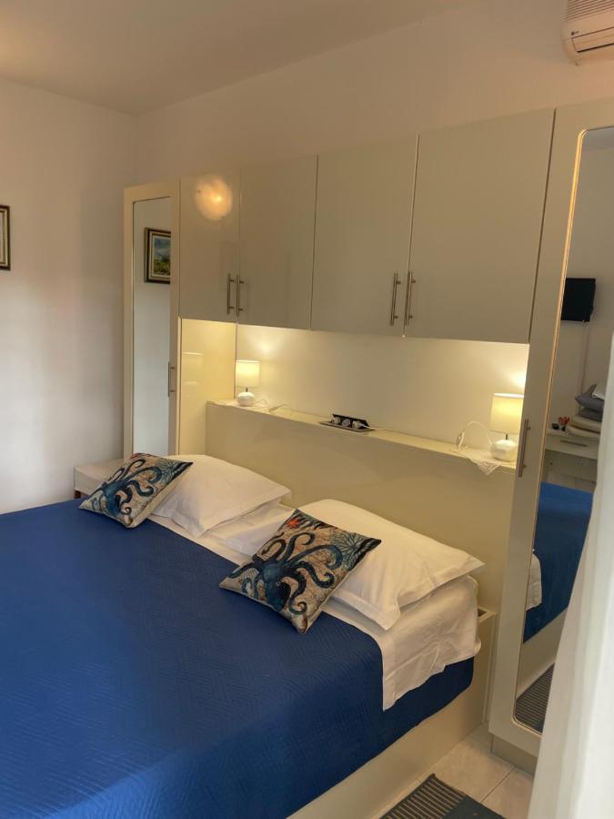 Apartmani Isabella - Ilda Radonic Jelsa  Exterior foto