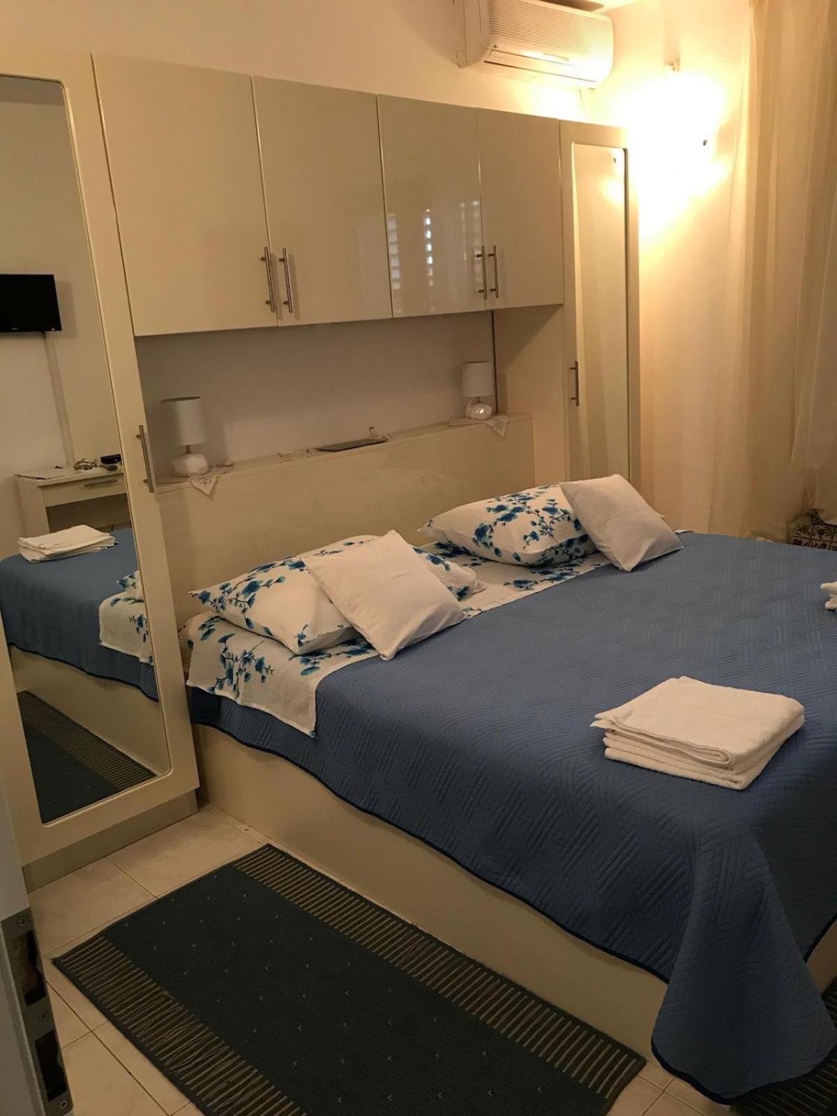 Apartmani Isabella - Ilda Radonic Jelsa  Exterior foto