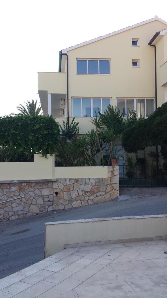 Apartmani Isabella - Ilda Radonic Jelsa  Exterior foto