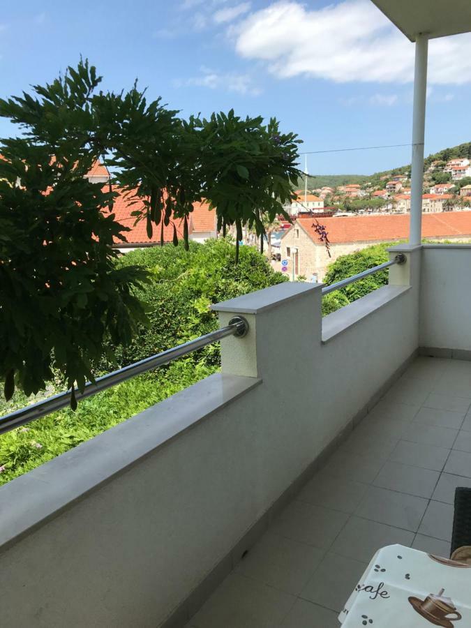 Apartmani Isabella - Ilda Radonic Jelsa  Exterior foto