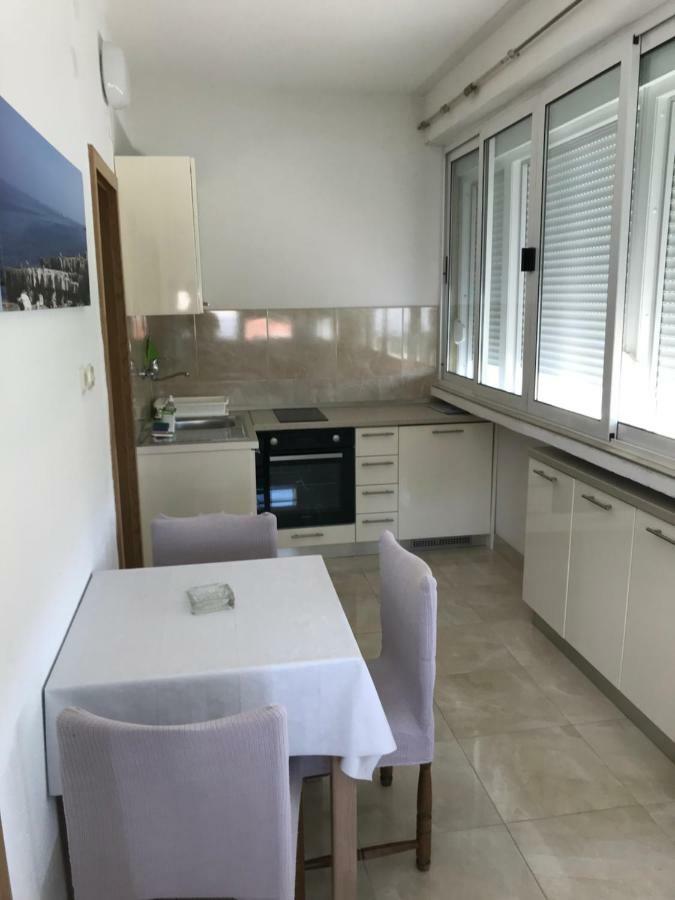 Apartmani Isabella - Ilda Radonic Jelsa  Exterior foto